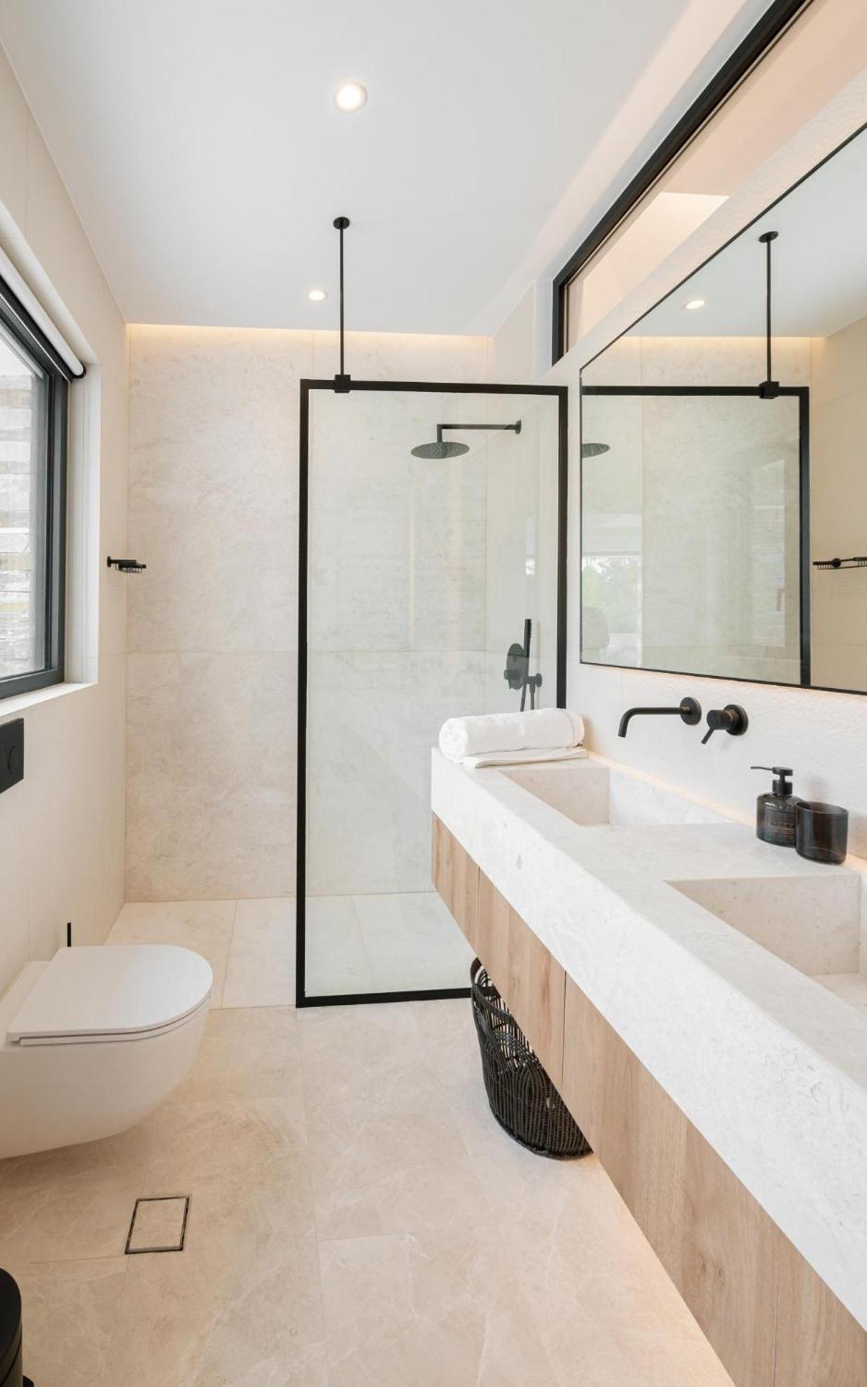 Elia Cove Luxury Ii *